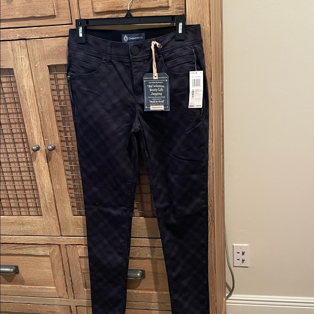 Democracy Navy  and black Skinny Jeans